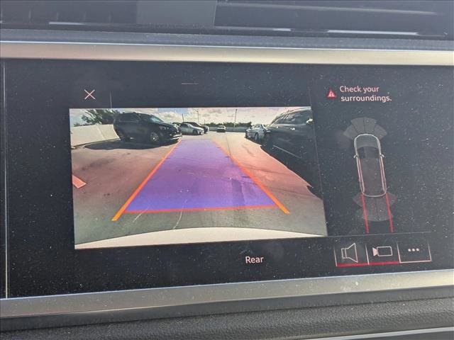 Used 2020 Audi Q3 2.0T Premium image 12