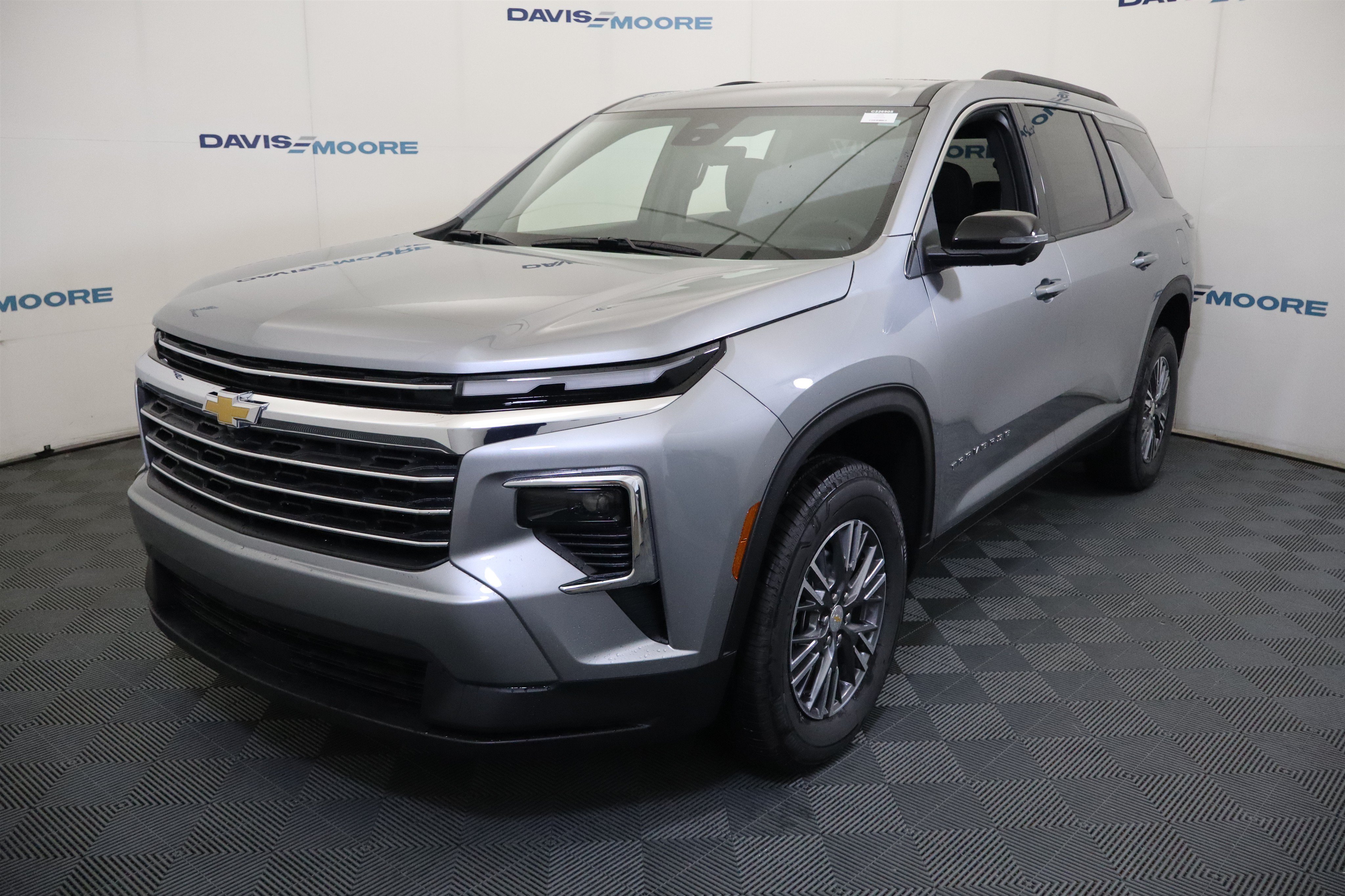 New 2026 Chevrolet Traverse LT w/ Driver Confidence Package FWD image 12