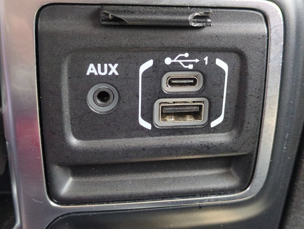 Used 2024 Jeep Wrangler Unlimited Rubicon 4xe AWD/4WD image 23