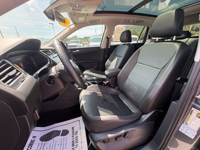 Used 2020 Volkswagen Tiguan SEL FWD image 25