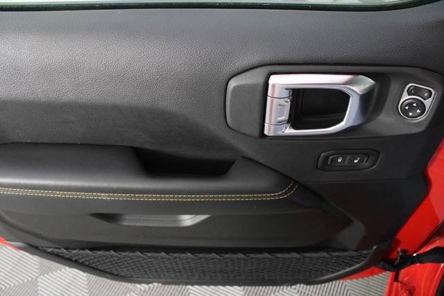 Used 2025 Jeep Wrangler Unlimited Sahara w/ Safety Group image 13