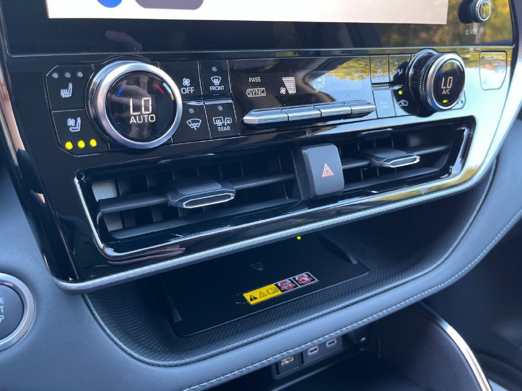 New 2026 Toyota Highlander Platinum AWD/4WD image 23