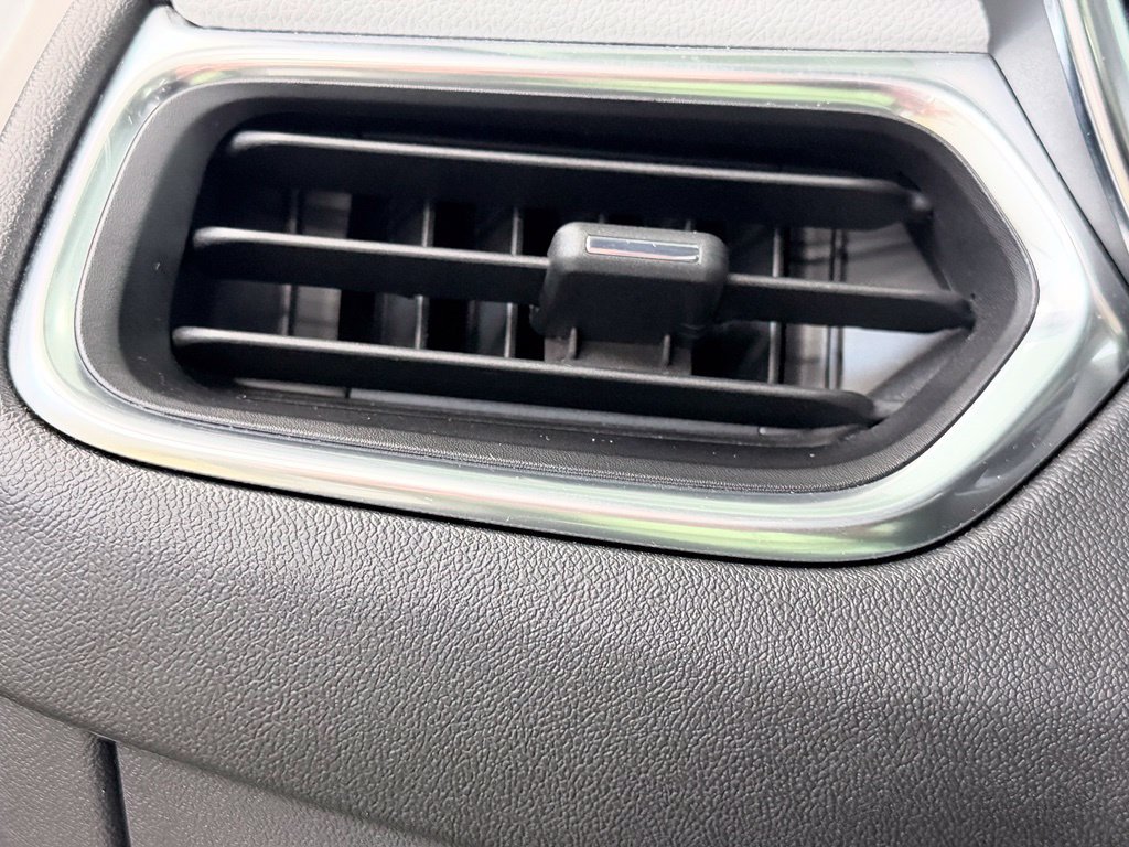 Used 2024 Chevrolet Equinox LT FWD image 43