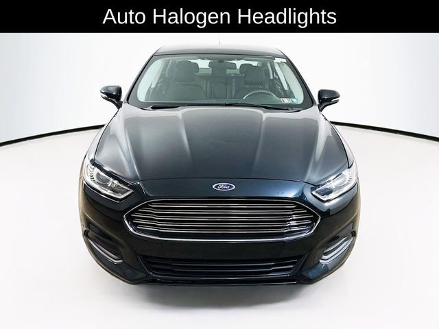 Used 2014 Ford Fusion SE FWD image 2