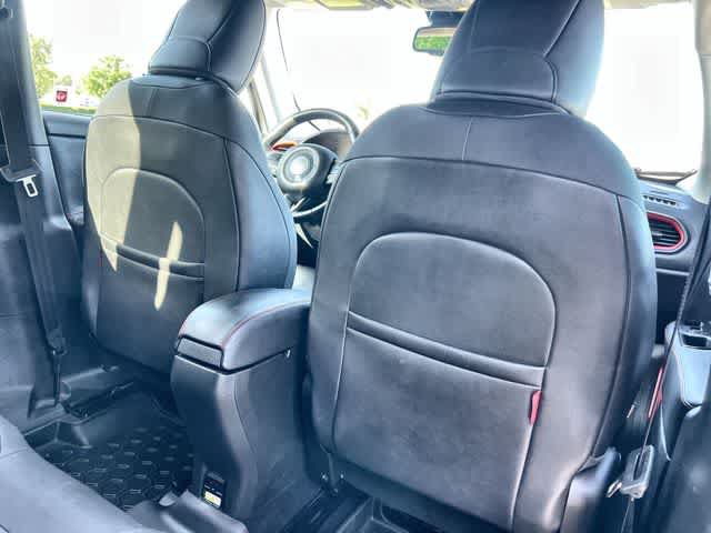Used 2016 Jeep Renegade Trailhawk w/ Premium Trailhawk Package AWD/4WD image 13