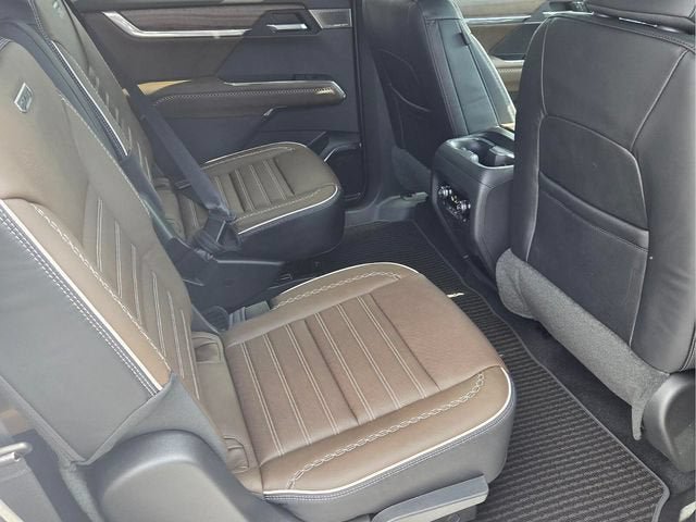 New 2026 GMC Acadia Denali Ultimate w/ LPO, Floor Liner Package FWD image 15
