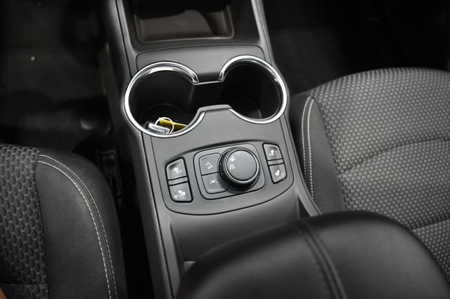 Used 2022 GMC Terrain SLE w/ Driver Convenience Package FWD image 19