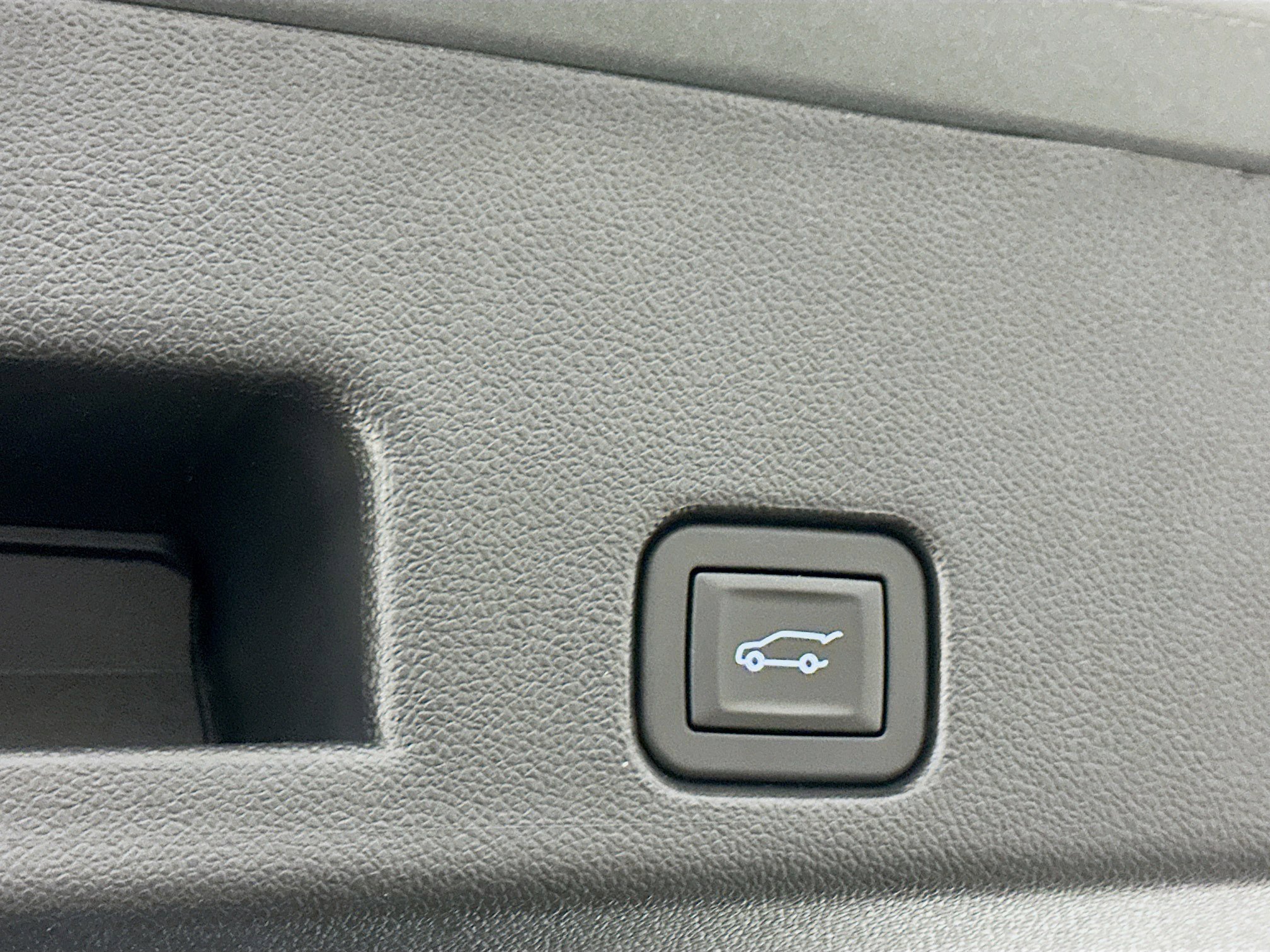 Used 2025 Chevrolet Traverse LT AWD/4WD image 32