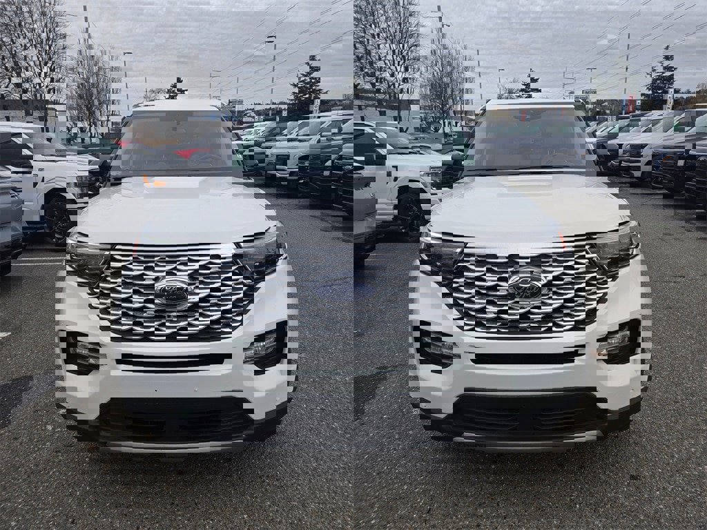 Used 2022 Ford Explorer Platinum w/ Equipment Group 601A image 2