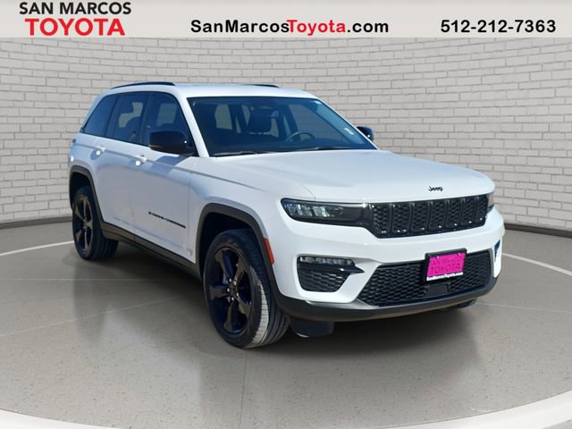 Used 2024 Jeep Grand Cherokee Limited w/ Black Appearance Package image 3