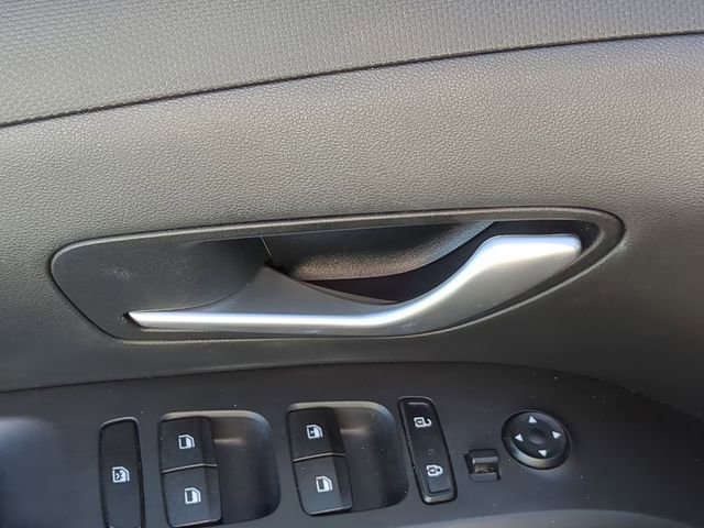 Used 2023 Hyundai Tucson SE image 16