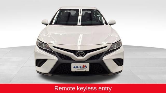 Used 2020 Toyota Camry SE image 2