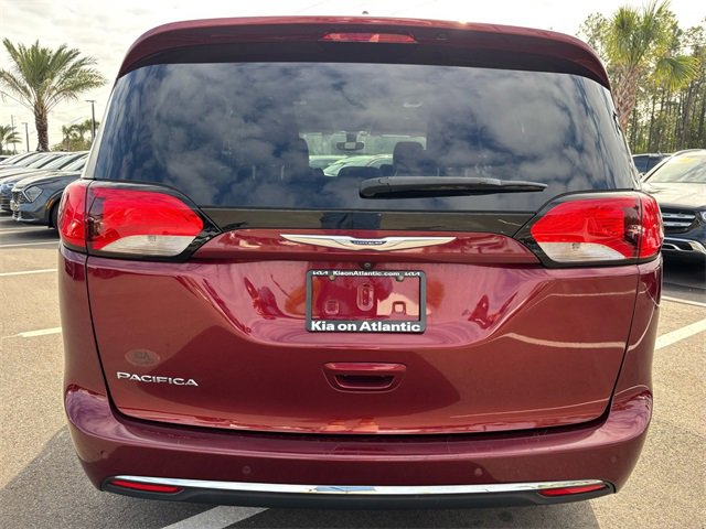 Used 2020 Chrysler Pacifica Touring-L image 11