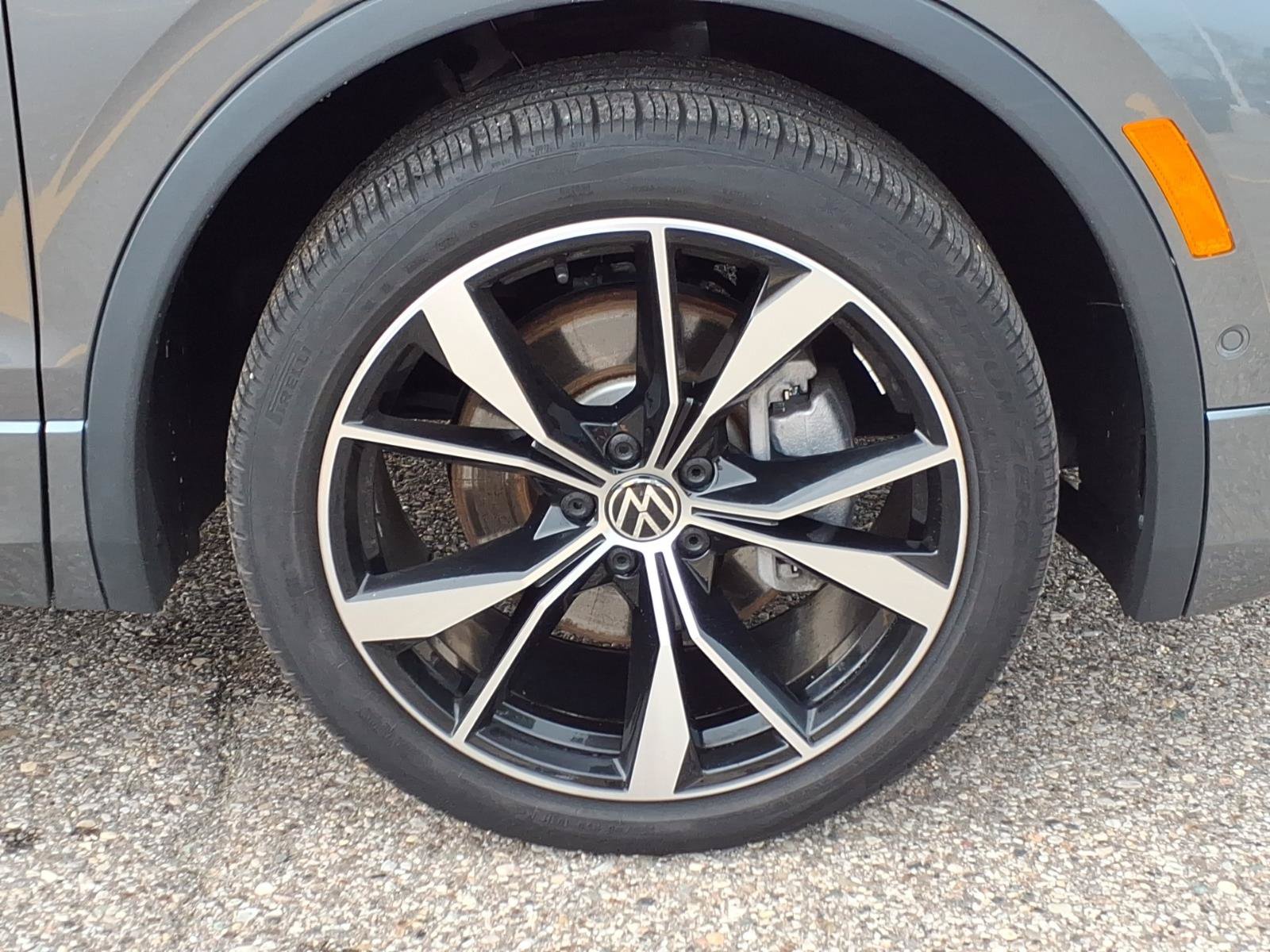 Used 2024 Volkswagen Tiguan SEL R-Line AWD/4WD image 10
