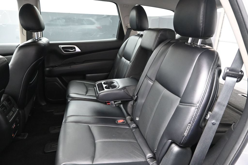 Used 2020 Nissan Pathfinder SL AWD/4WD image 17