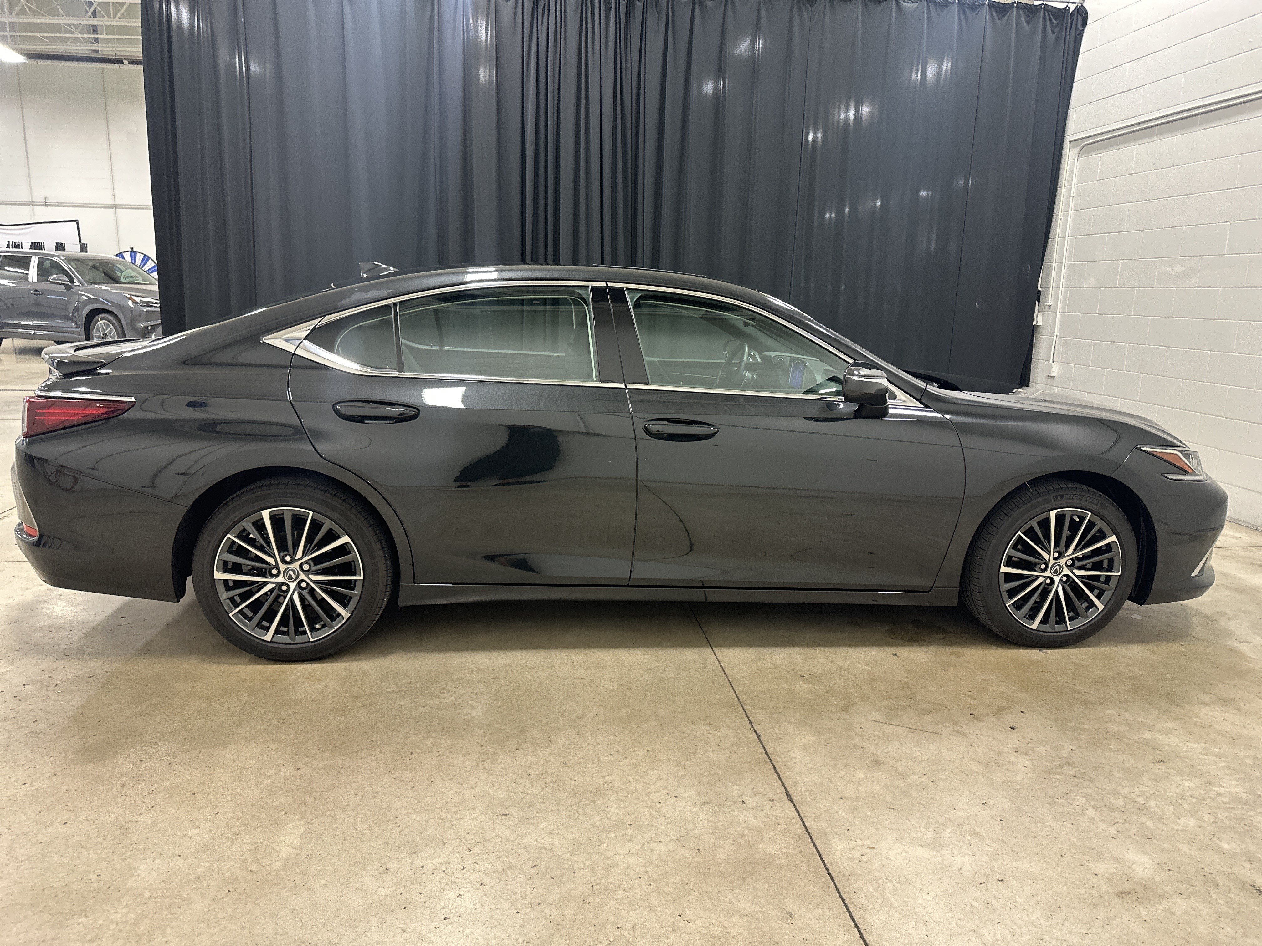 Certified 2025 Lexus ES 350 w/ Premium Package w/ Premium Package FWD image 13