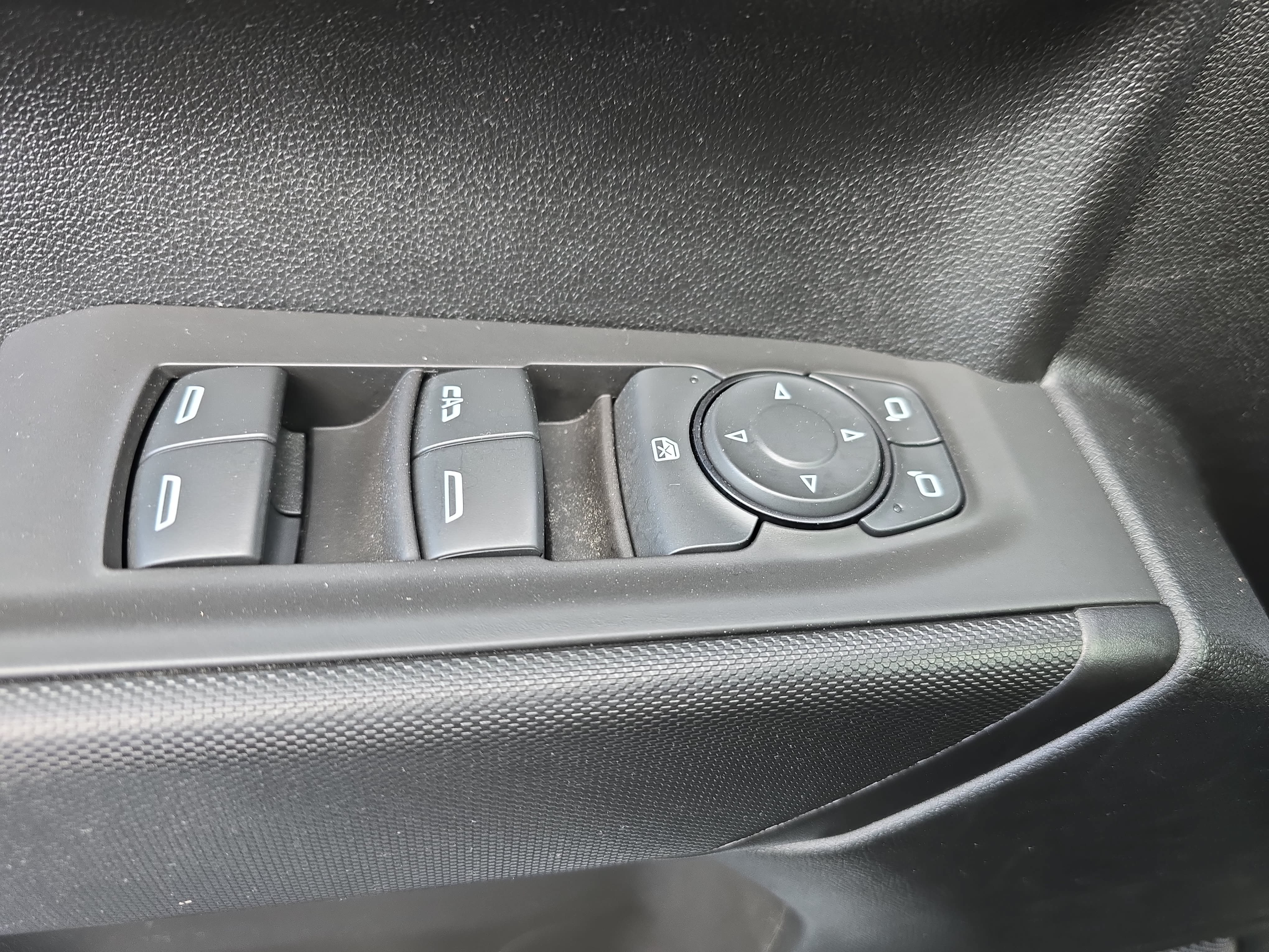 Used 2021 Chevrolet Silverado 1500 Custom Trail Boss AWD/4WD image 27