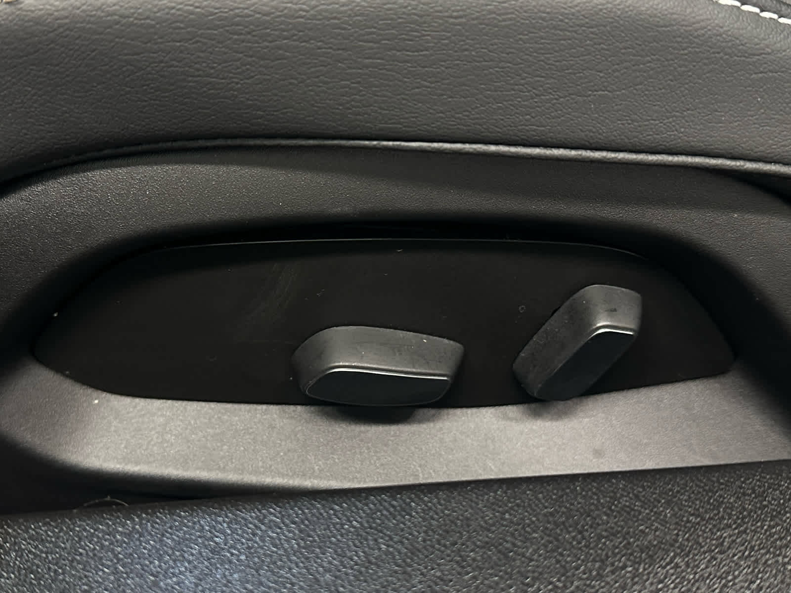 Used 2024 Chevrolet Corvette Stingray Coupe w/ Battery Protection Package image 12