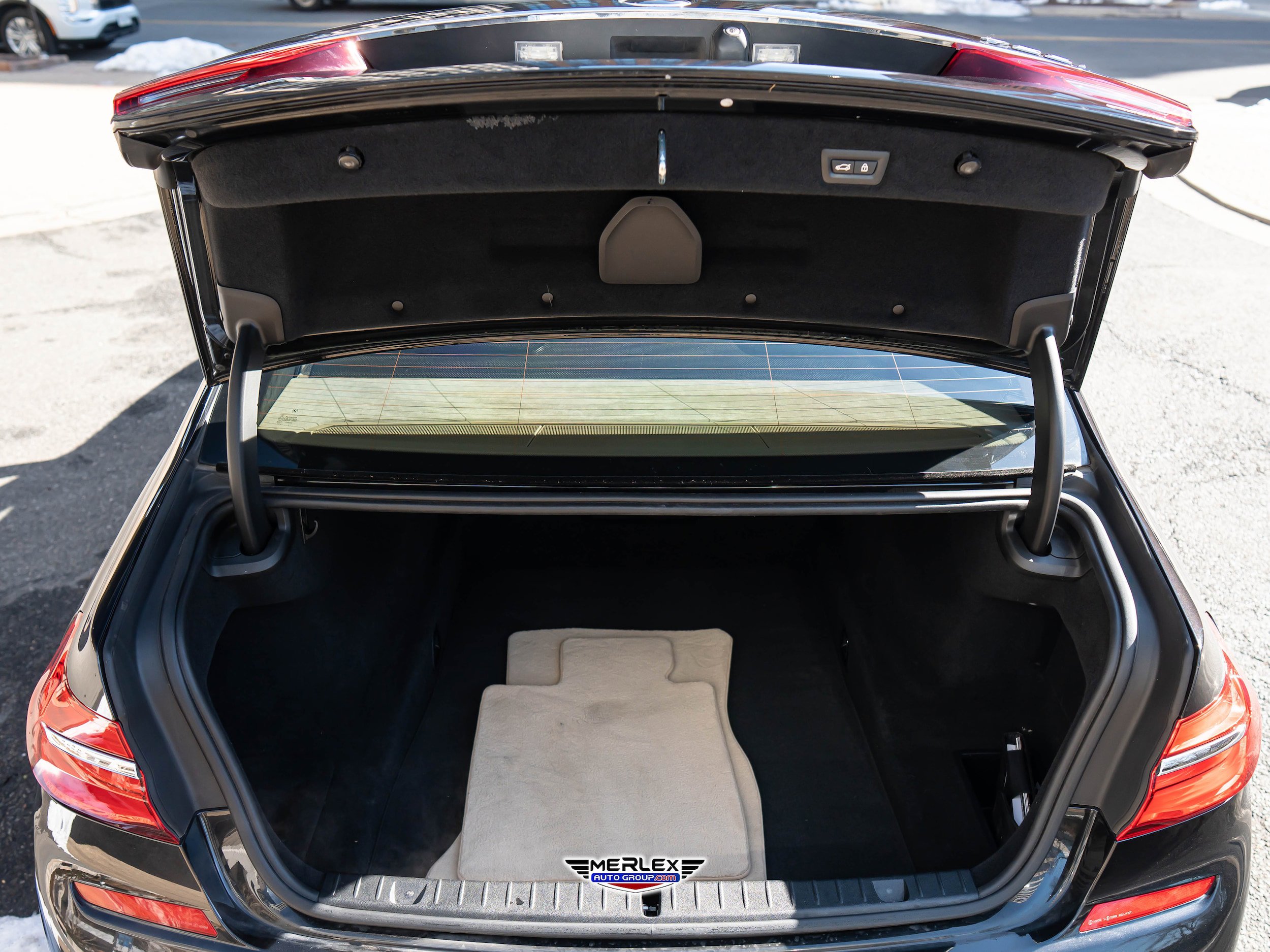Used 2017 BMW 750i RWD image 53