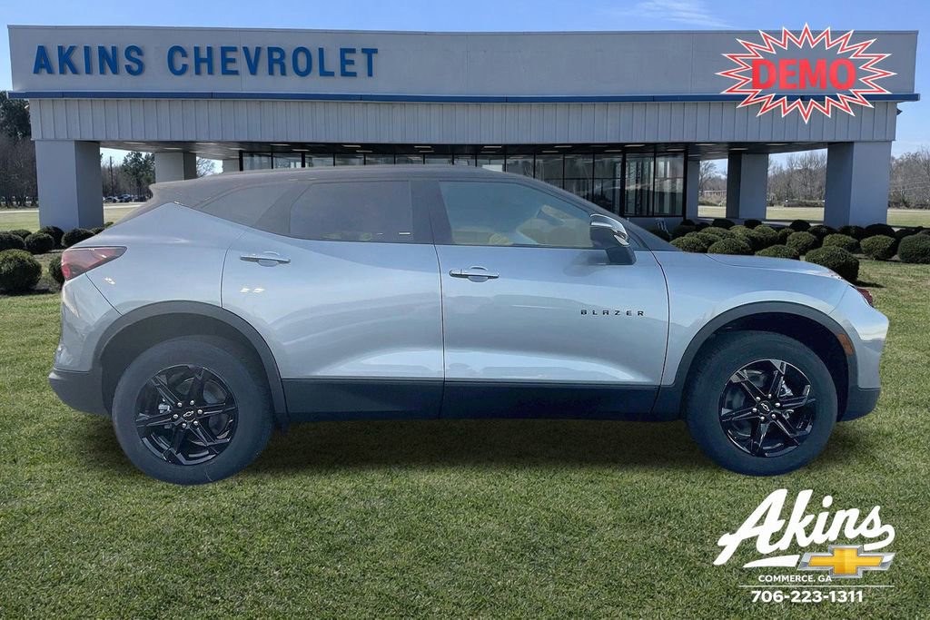 New 2026 Chevrolet Blazer LT w/ Sound & Technology Package FWD image 19