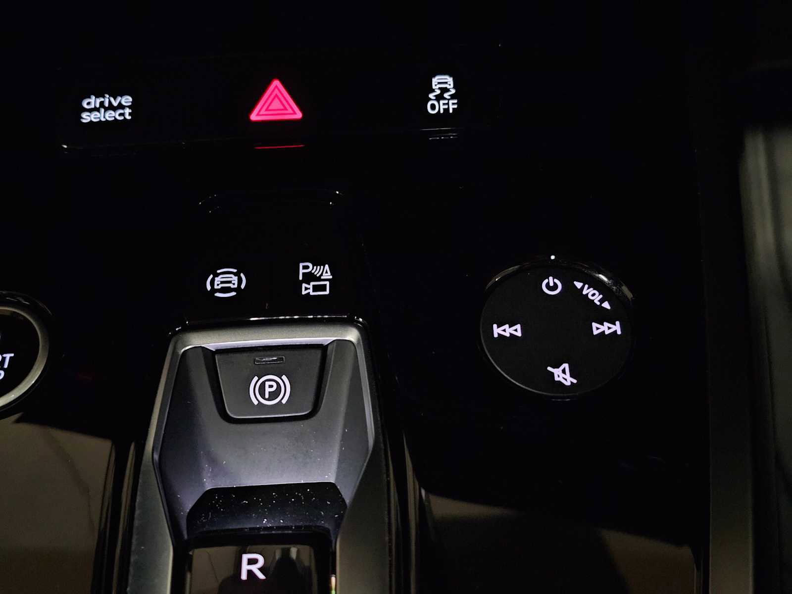 Used 2023 Audi Q4 e-tron Premium Plus w/ Premium Plus image 33