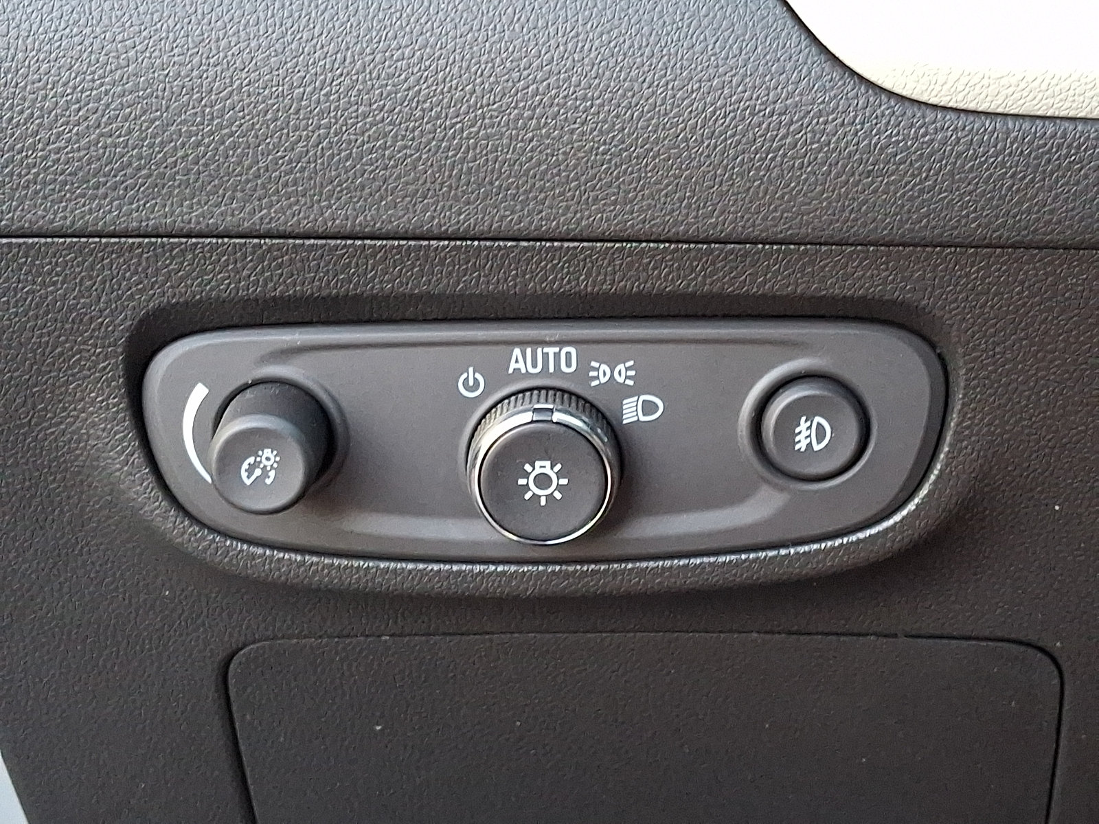 Certified 2023 Buick Encore GX Preferred w/ Cold Weather Comfort Package FWD image 27