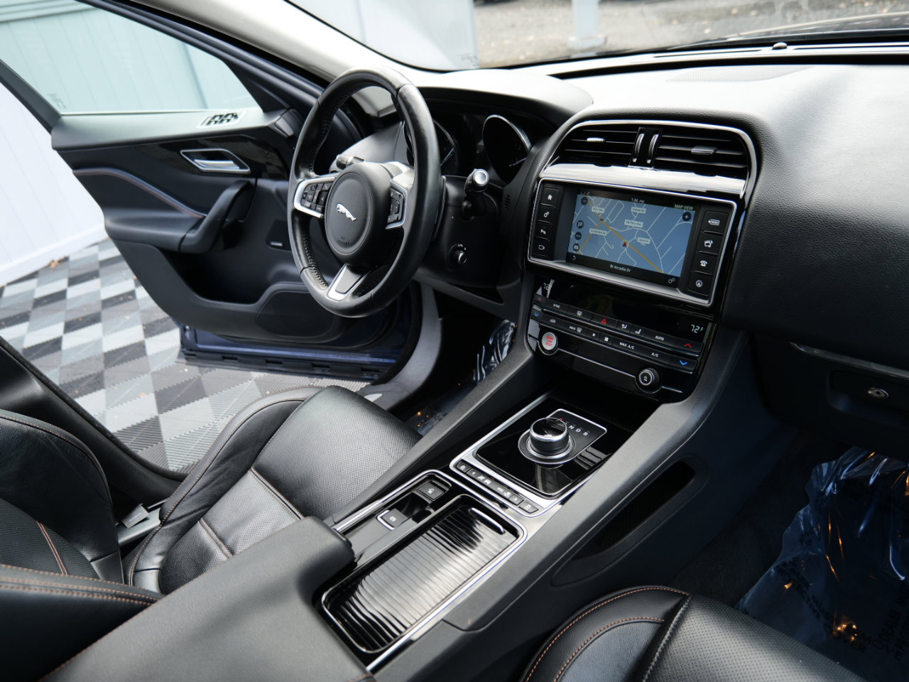 Used 2018 Jaguar F-PACE Prestige image 36