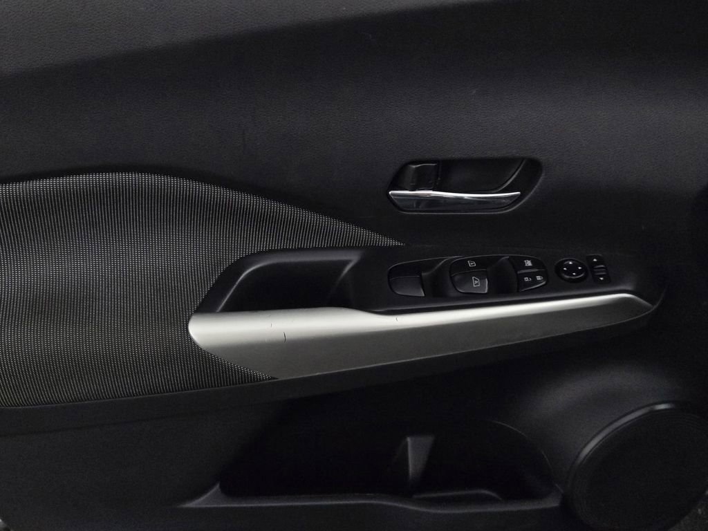 Used 2019 Nissan Kicks SV FWD image 16