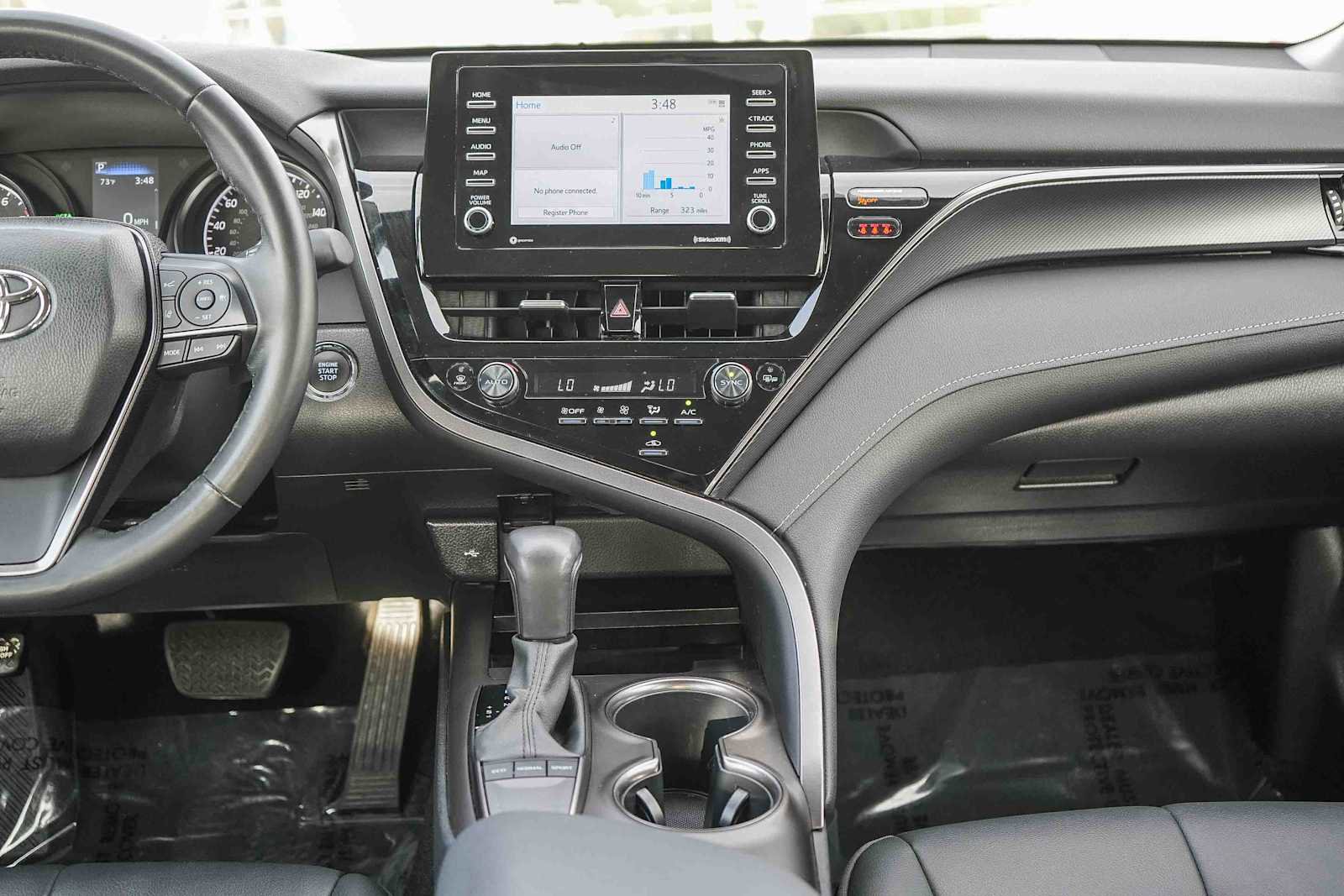 Used 2024 Toyota Camry SE image 13