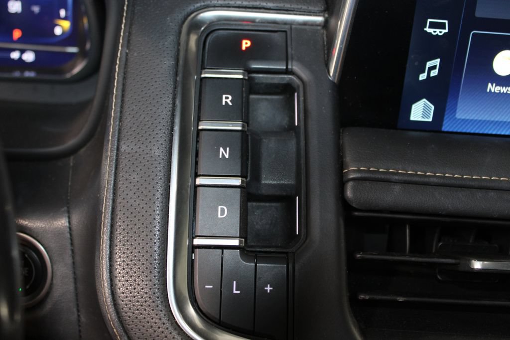 Used 2022 Chevrolet Suburban Premier RWD image 32