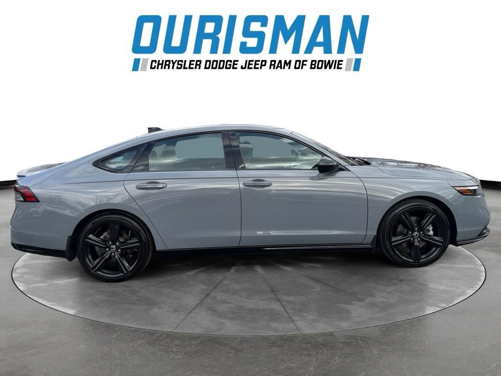 Used 2023 Honda Accord Sport image 2