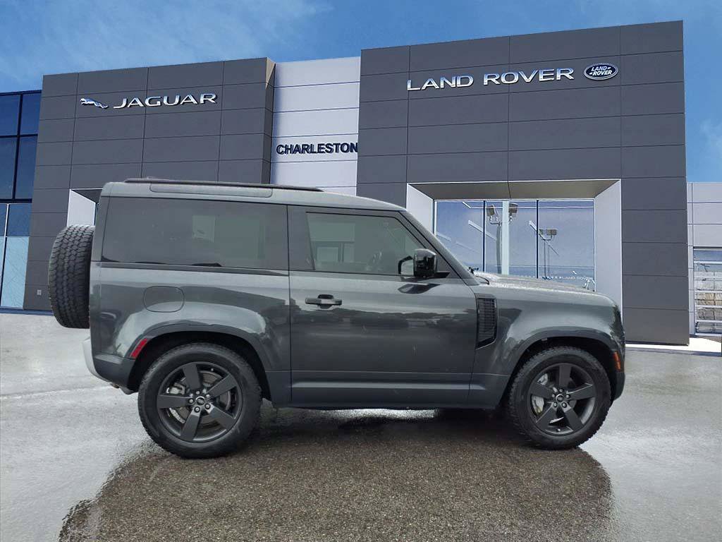 Certified 2023 Land Rover Defender 90 SE AWD/4WD image 6