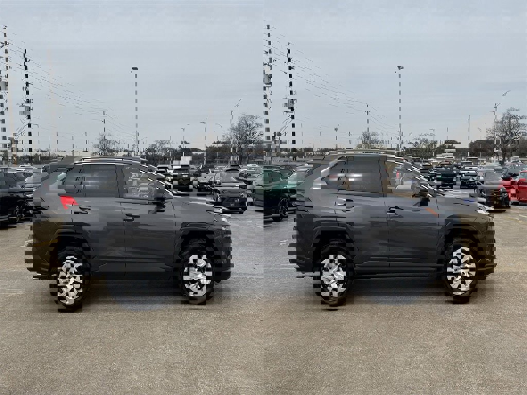 Used 2025 Toyota RAV4 LE image 4