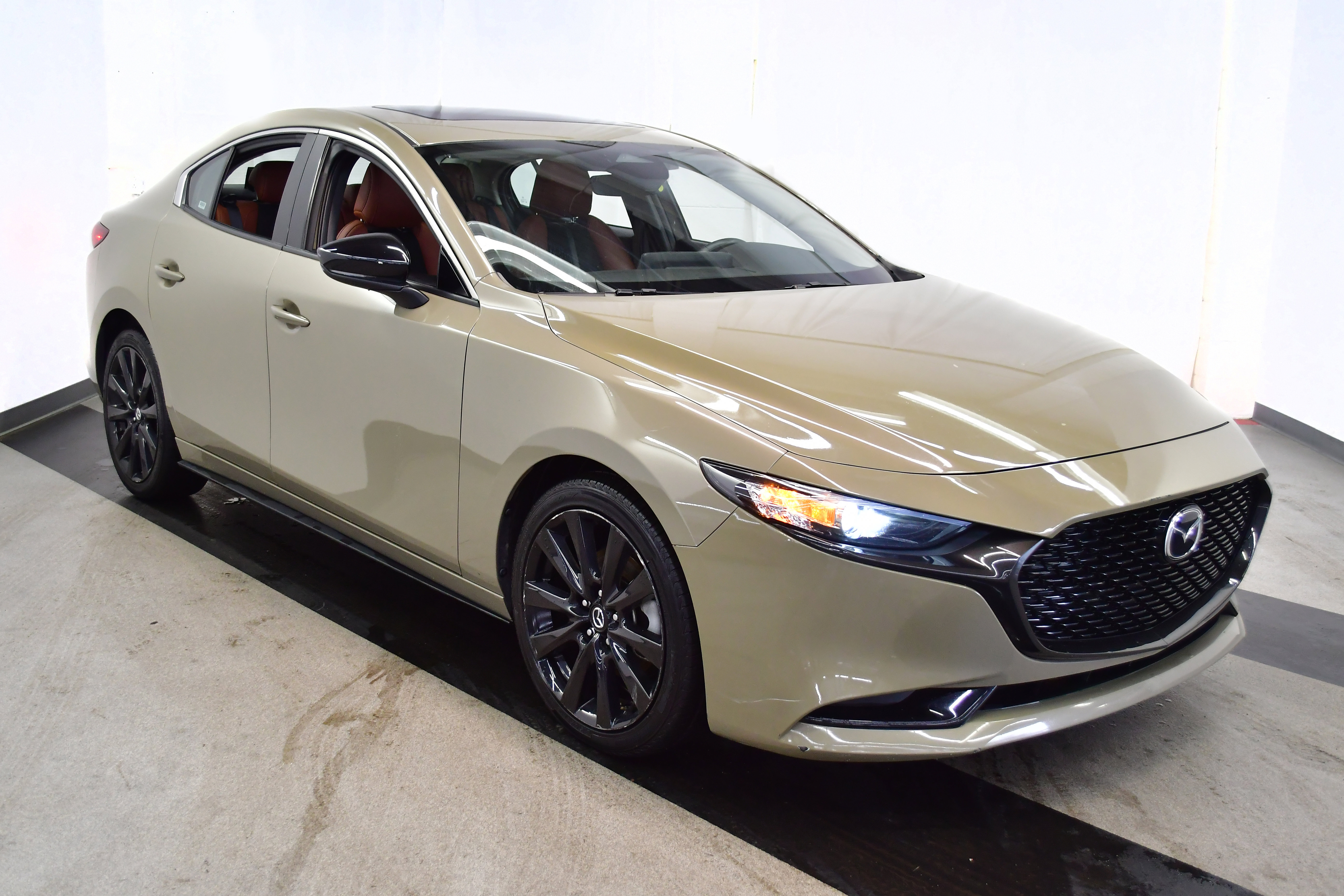 Used 2024 MAZDA MAZDA3 s image 4