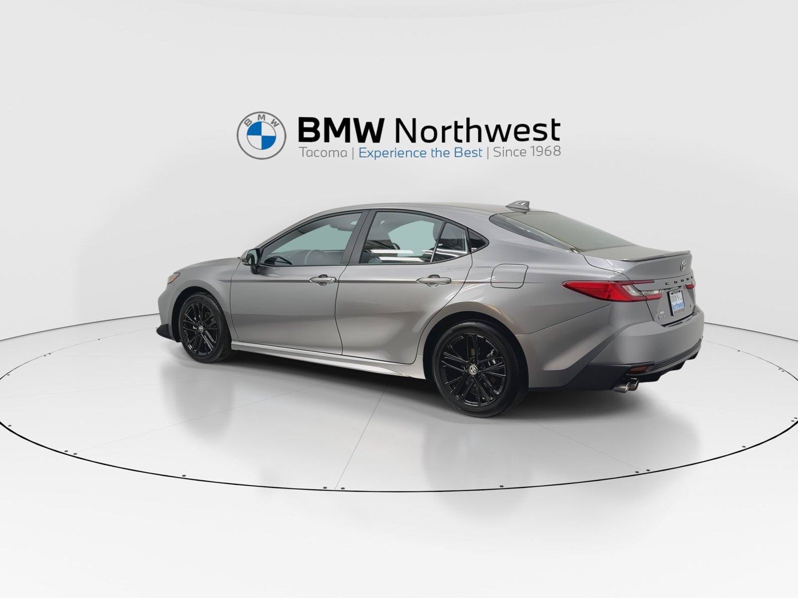 Used 2025 Toyota Camry SE AWD/4WD image 12