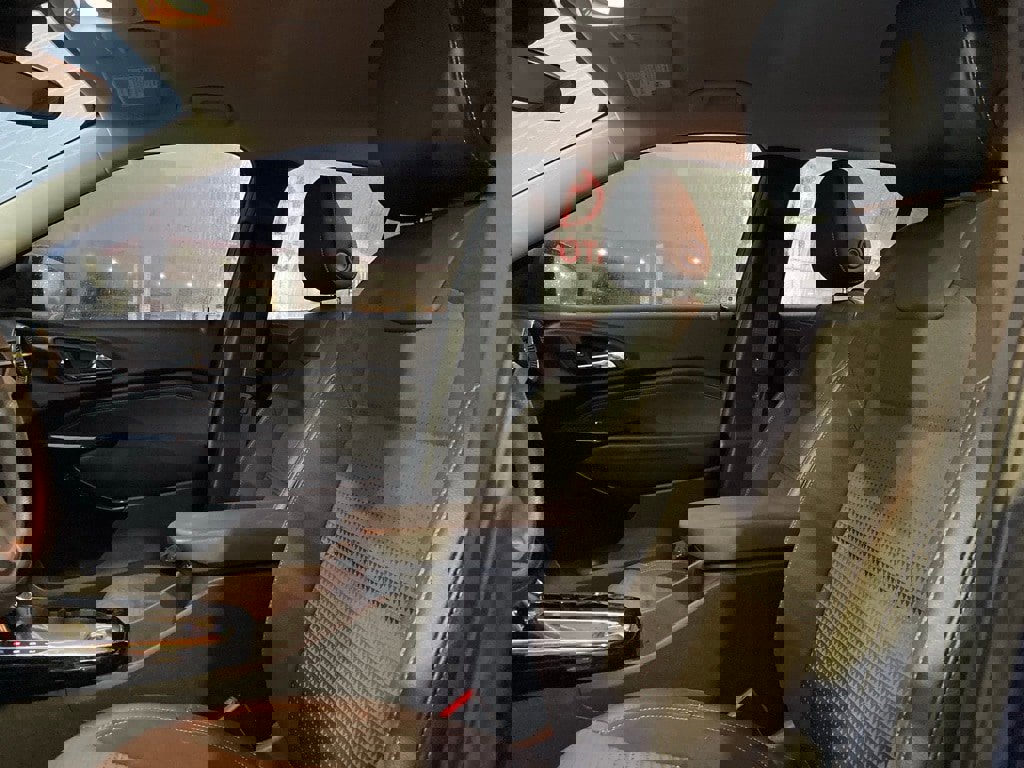 Used 2024 Chevrolet Trax LT image 10