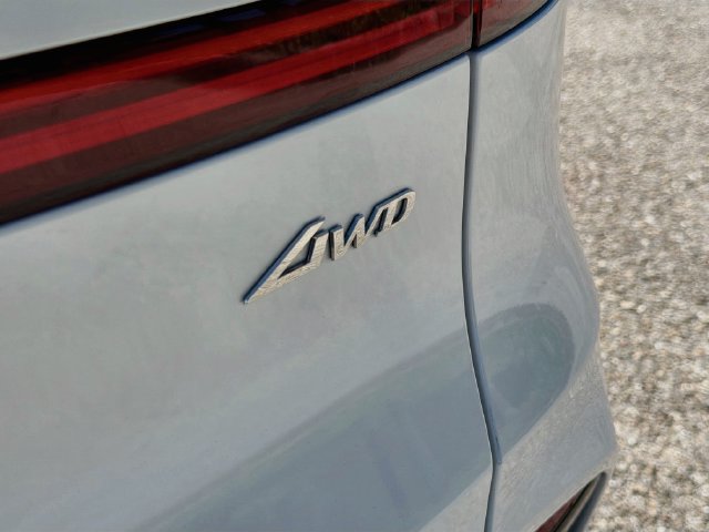 Used 2026 Genesis GV70 2.5T AWD/4WD image 11