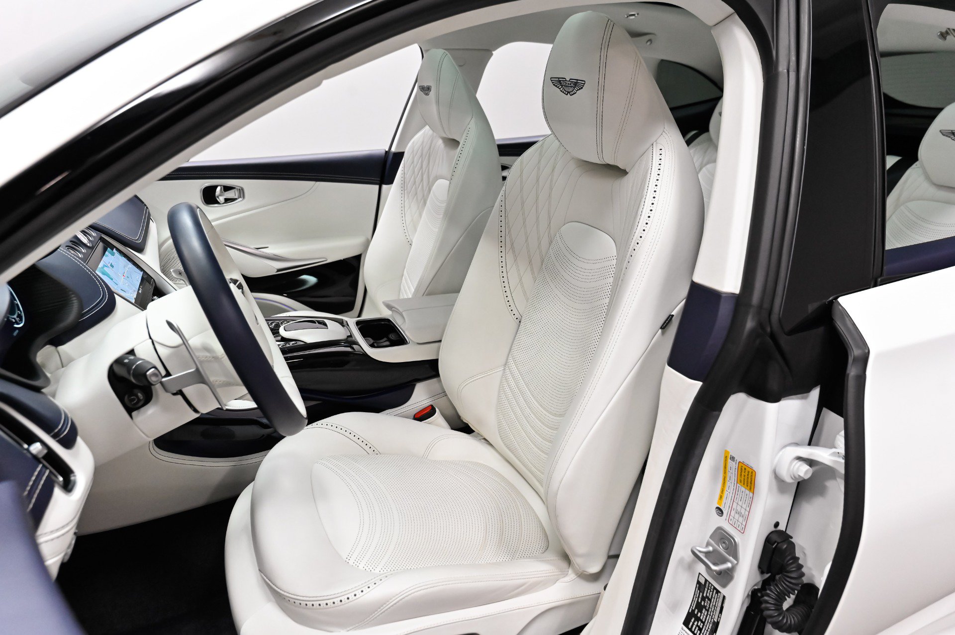 Used 2023 Aston Martin DBX 707 AWD/4WD image 7