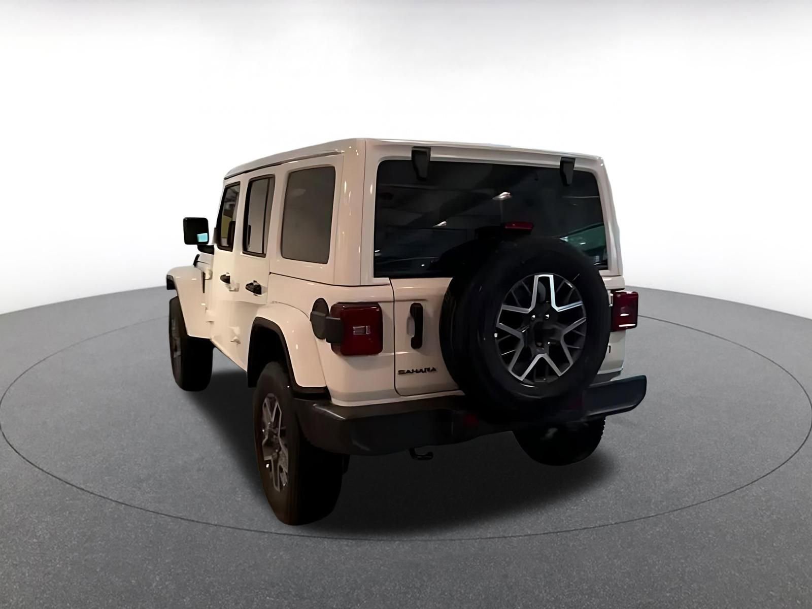 Used 2025 Jeep Wrangler Unlimited Sahara AWD/4WD image 14