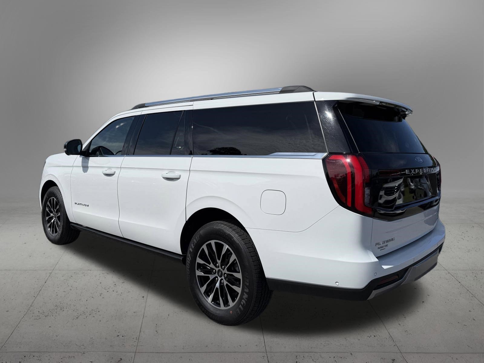 Used 2025 Ford Expedition Max Platinum AWD/4WD image 3