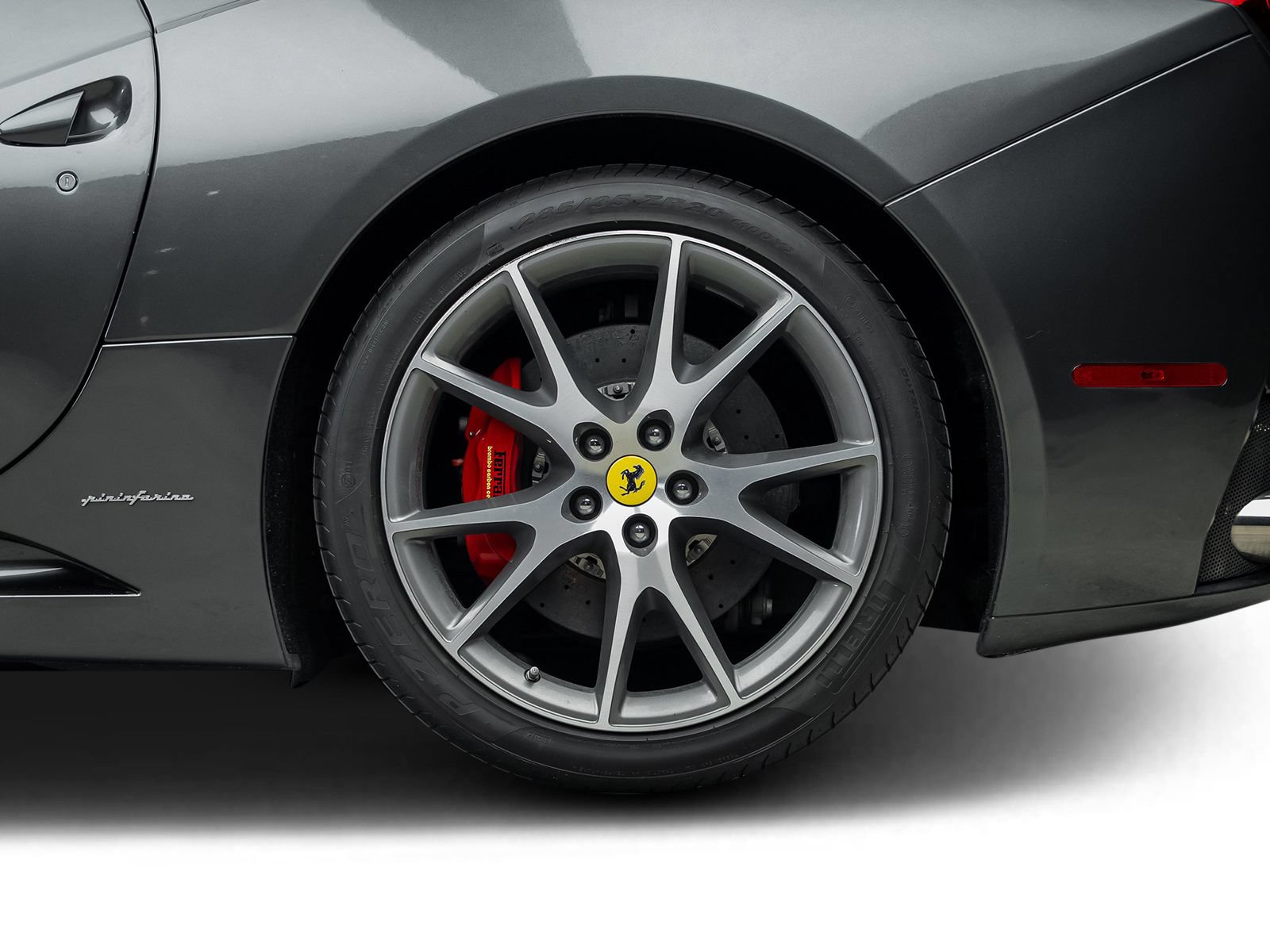 Used 2010 Ferrari California RWD image 24