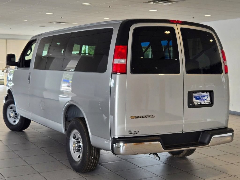 New 2026 Chevrolet Express 2500 LT w/ LT Preferred Equipment Group RWD image 13