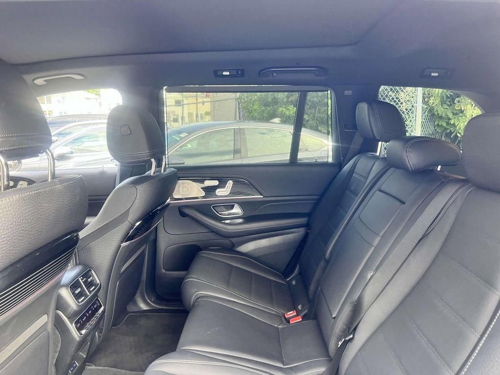 Used 2024 Mercedes-Benz GLS 580 4MATIC image 12