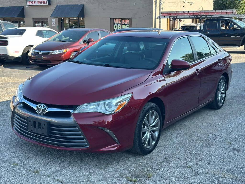 Used 2017 Toyota Camry XLE w/ Convenience Package FWD image 3