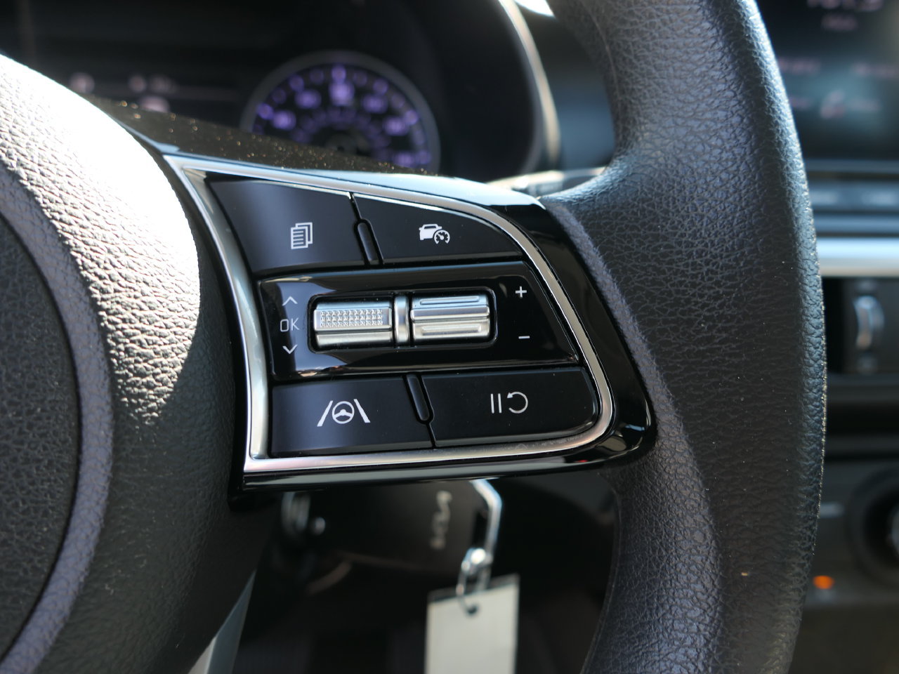 Certified 2023 Kia Forte LXS FWD image 16