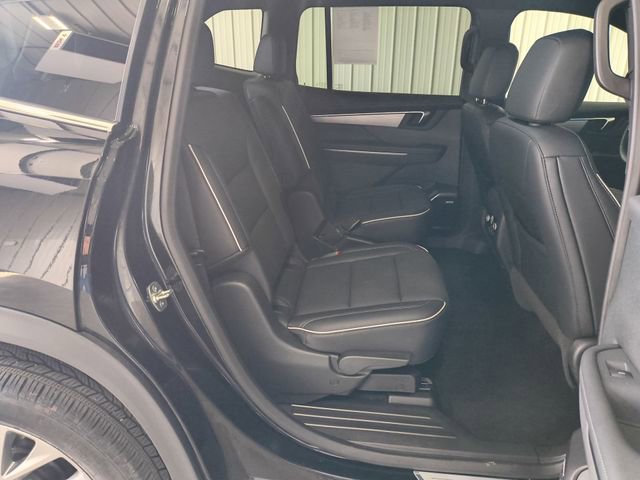 Used 2025 Buick Enclave Preferred AWD/4WD image 23