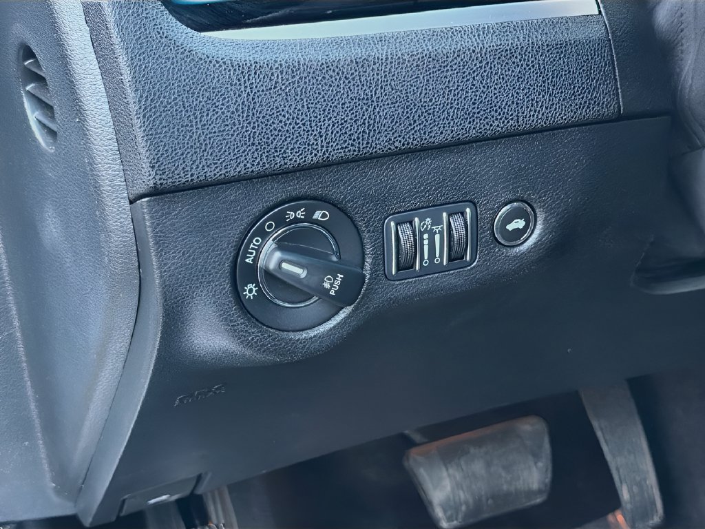 Used 2023 Chrysler 300 S RWD image 10