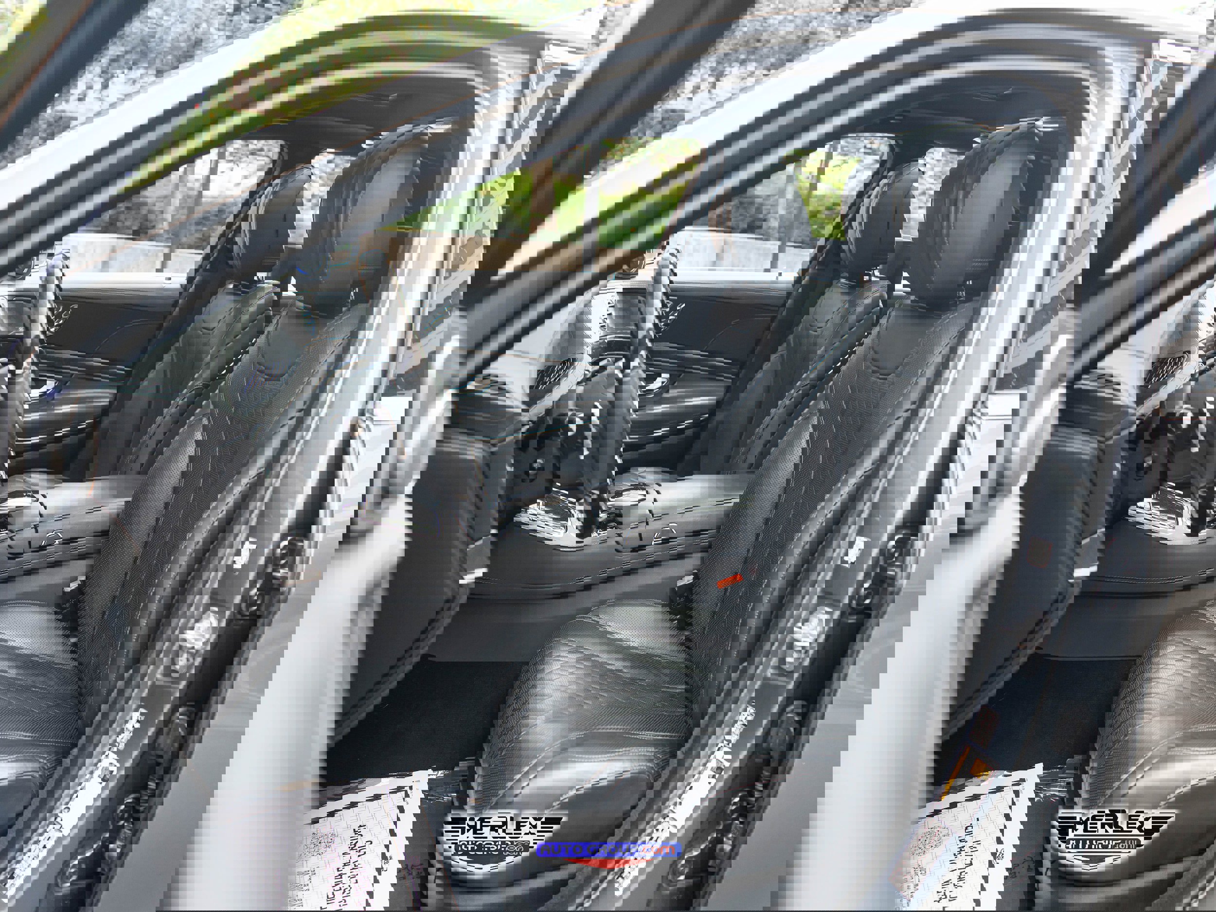 Used 2019 Mercedes-Benz S 560 4MATIC Sedan w/ Premium Package image 23