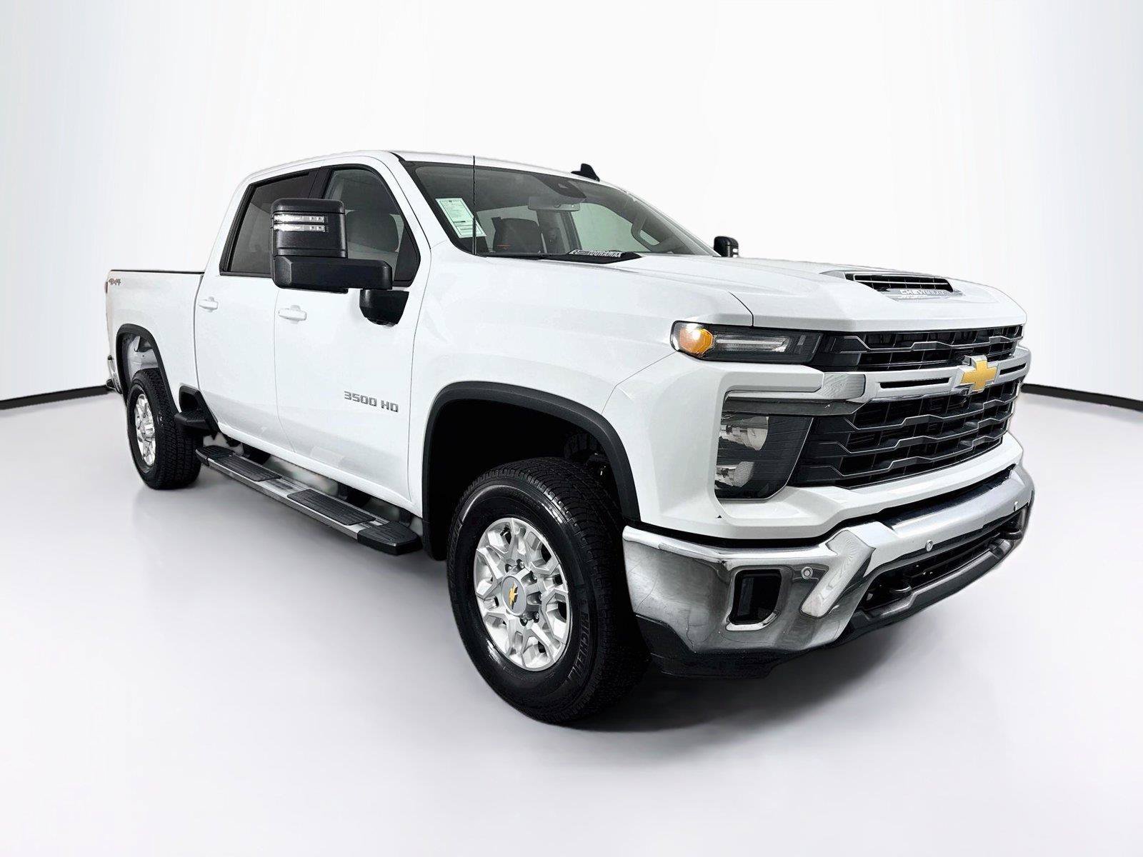 Used 2025 Chevrolet Silverado 3500 LT w/ Safety Package AWD/4WD image 10