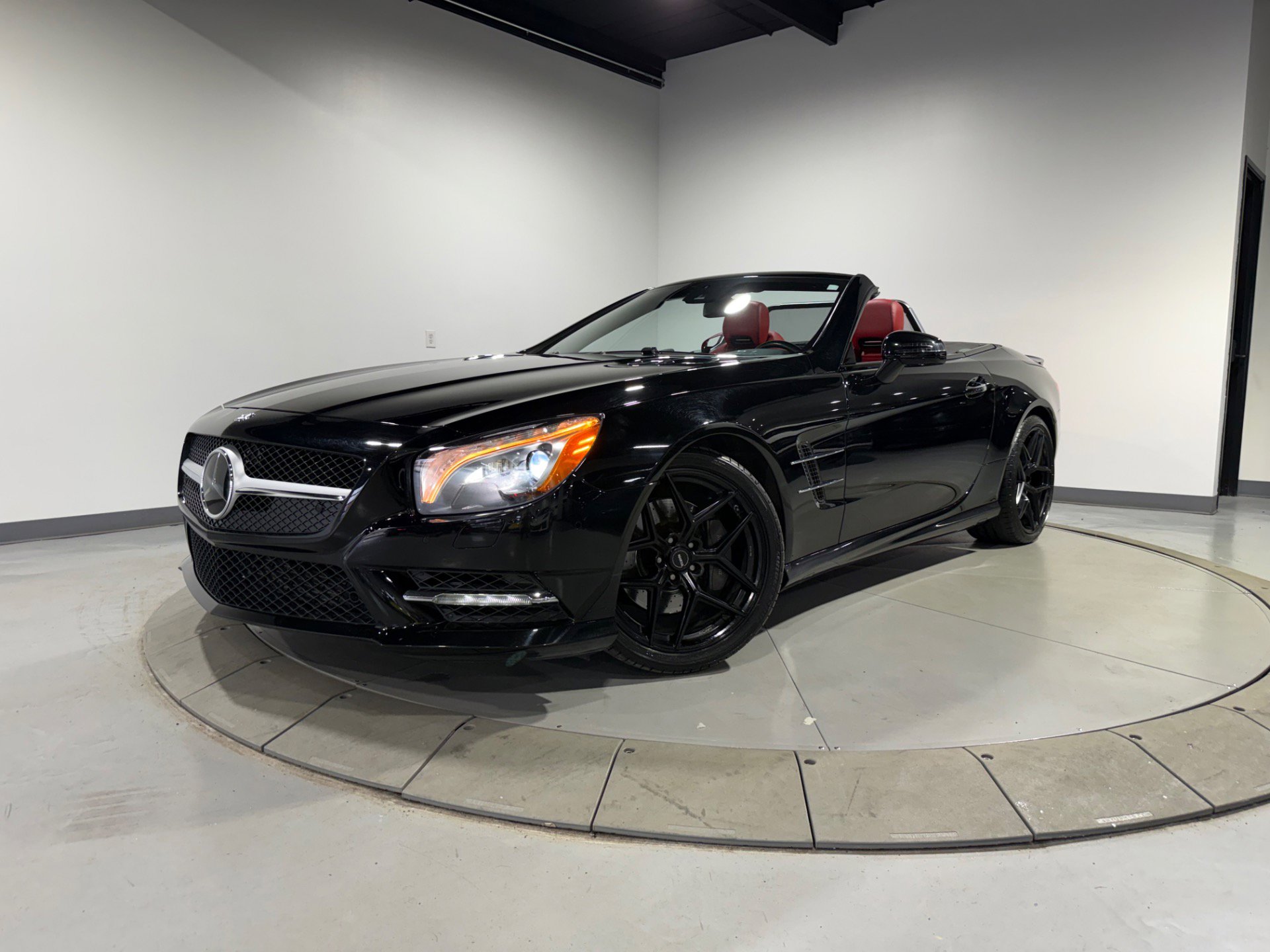 Used 2016 Mercedes-Benz SL 550 image 5
